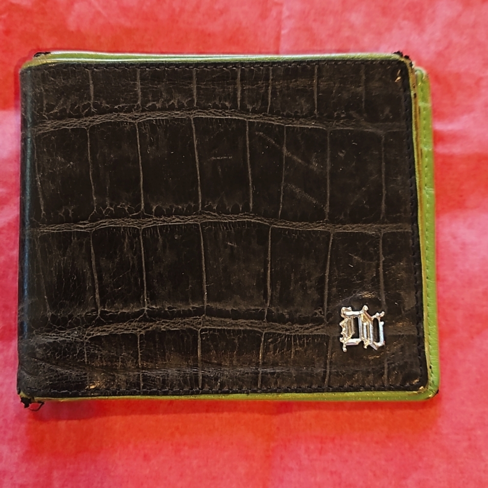 GIANNI VERSACE BLACK CROCODILE PRINT LEATHER WALLET. RETAILS $495.00